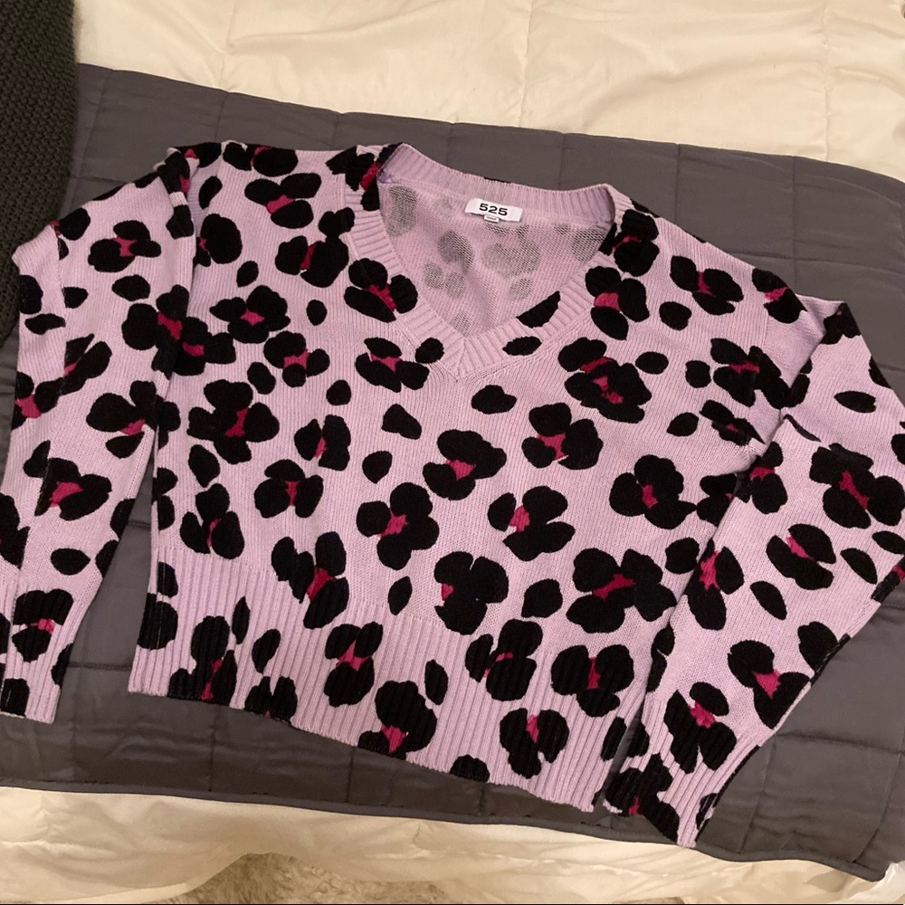 525 Sweater lavender Animal Print